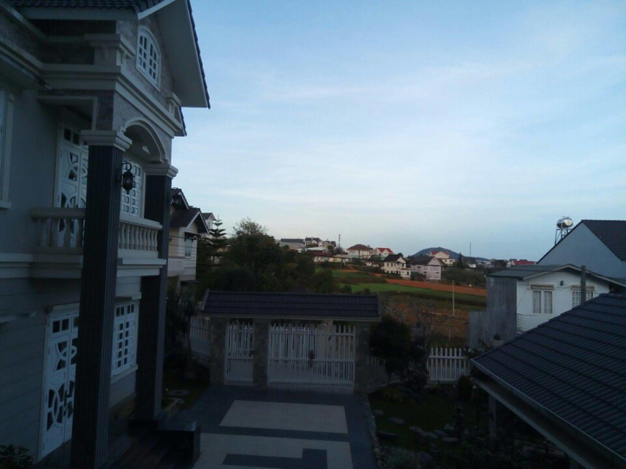 Anada Hotel Suites Dalat Luaran gambar
